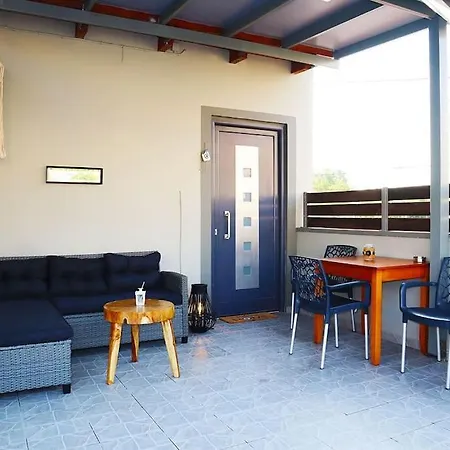 Olga's Front Yard Apartment Chania (Crete)